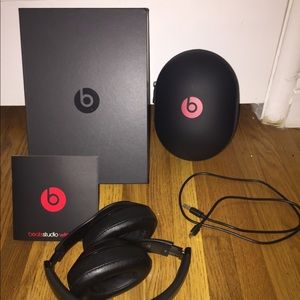 Beats studio 2 wireless headphones